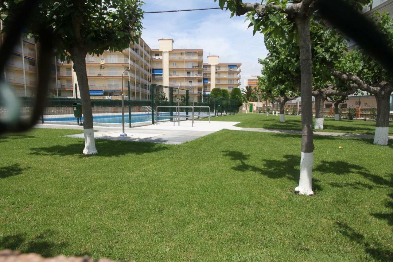 Carrer De Victoria Dels Angels, 11 Apartment ลาปีเนดา ภายนอก รูปภาพ