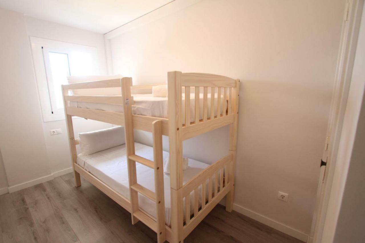 Carrer De Victoria Dels Angels, 11 Apartment ลาปีเนดา ภายนอก รูปภาพ